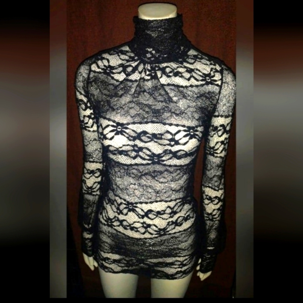 "Strawberry" Long Sleeve Lace Blouse